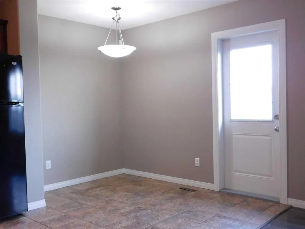 6802 50 Avenue, #11