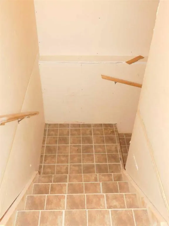 6802 50 Avenue, #7
