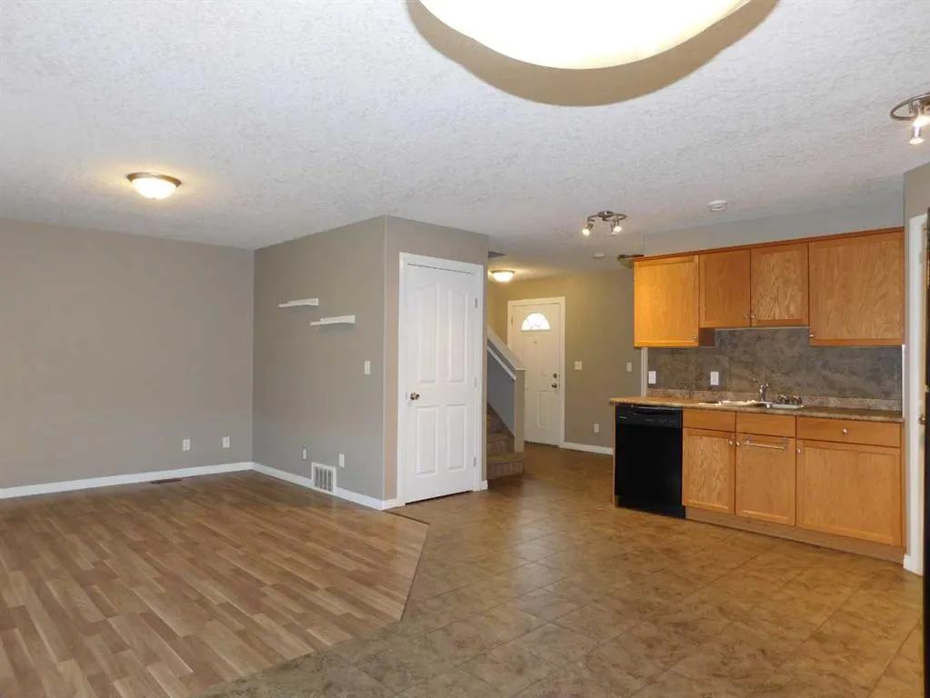 6802 50 Avenue, #7