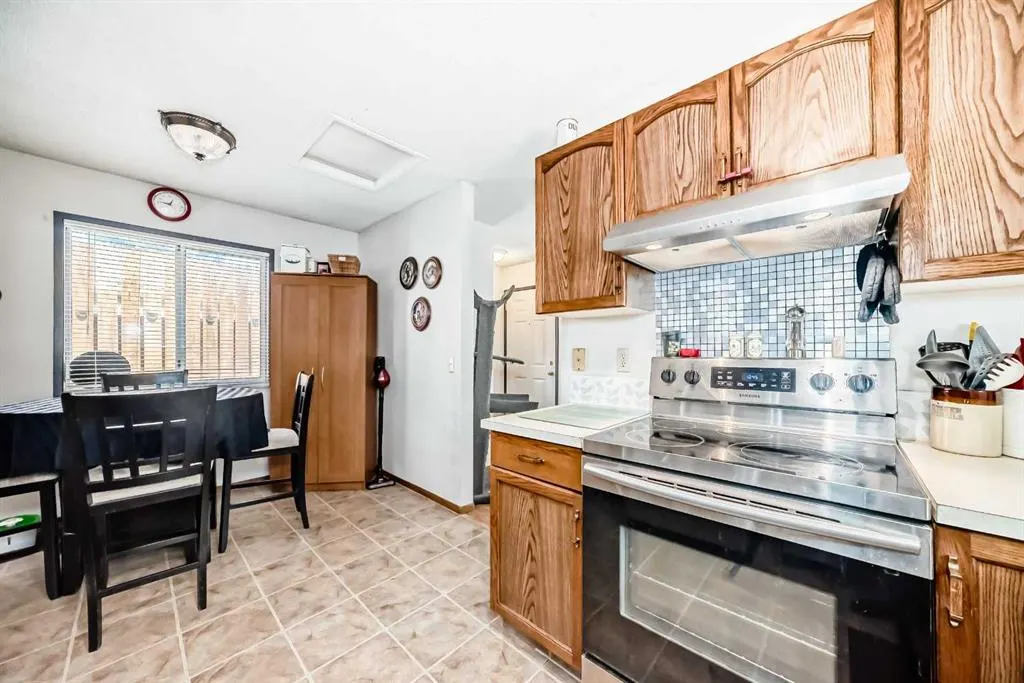 27 Martinview Crescent NE