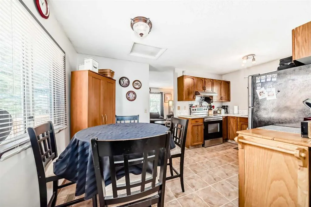27 Martinview Crescent NE
