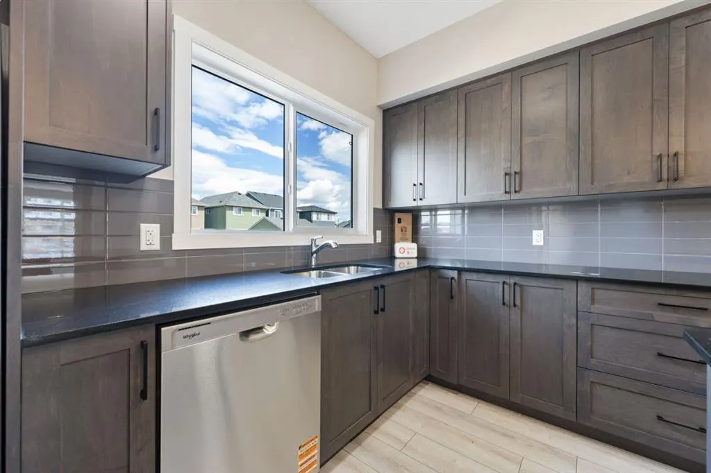 340 Cobblestone Gate SW