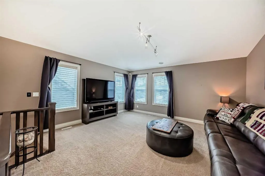 2695 Ravenslea Gardens SE