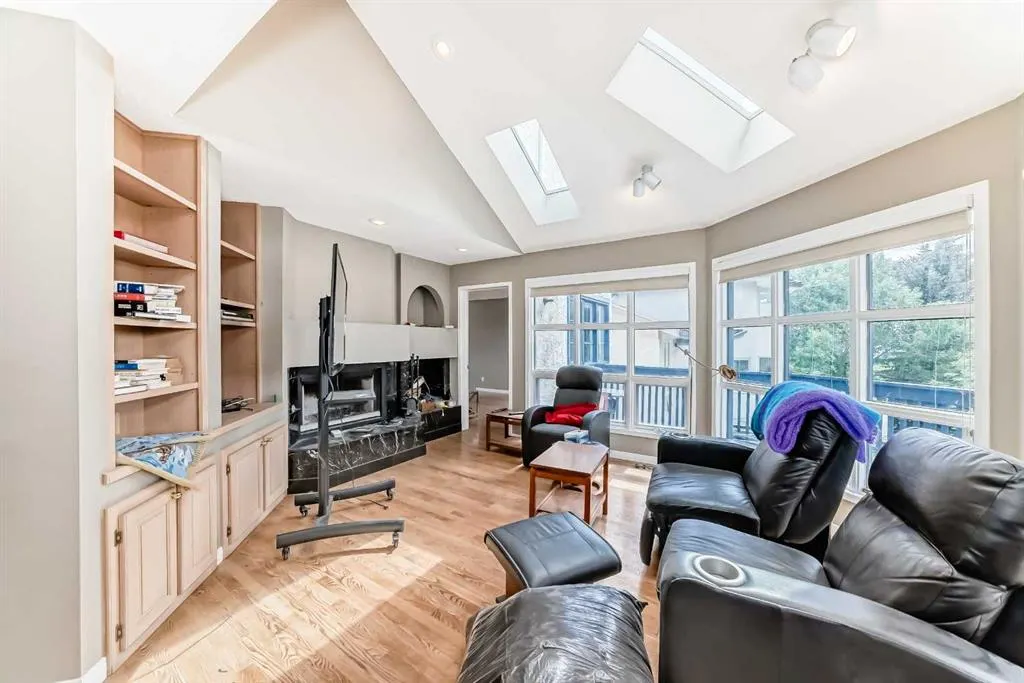 145 Edgeview Road NW