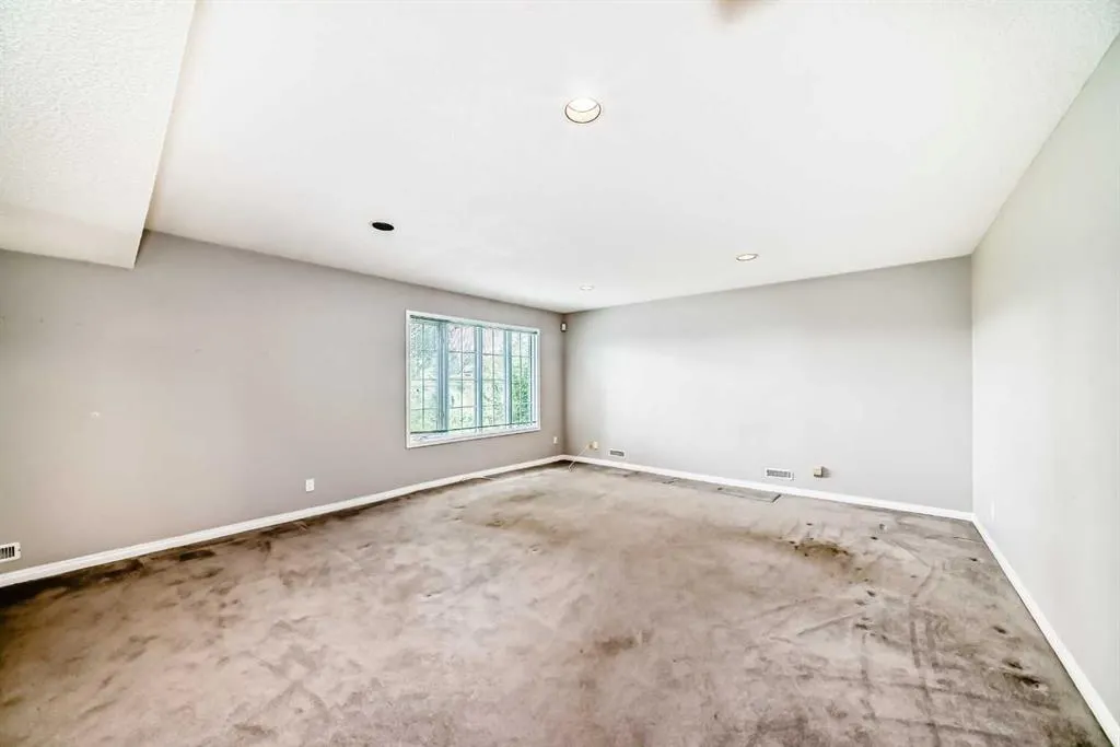 145 Edgeview Road NW