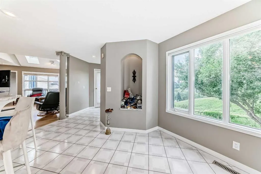 145 Edgeview Road NW