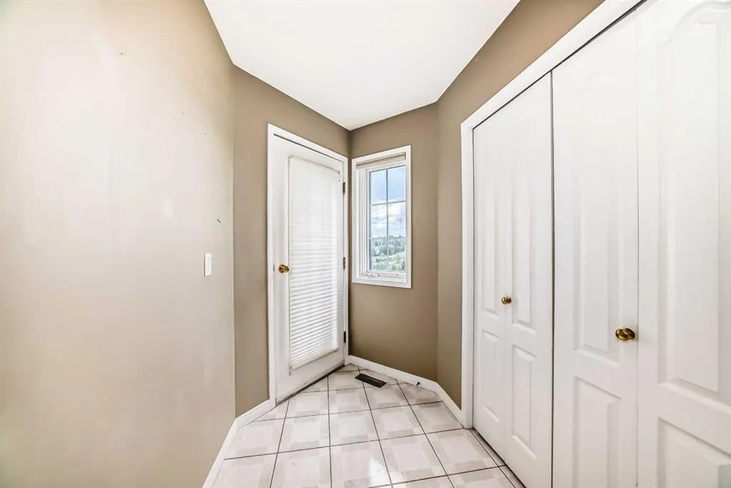 145 Edgeview Road NW