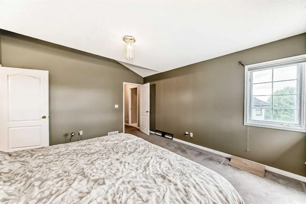 145 Edgeview Road NW