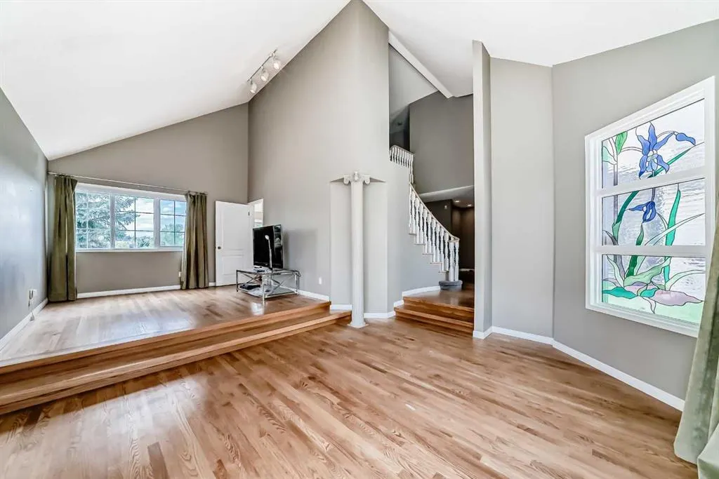 145 Edgeview Road NW