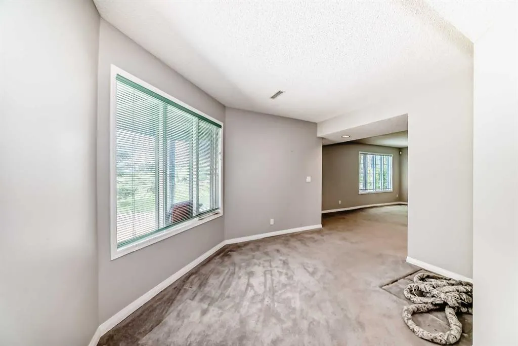 145 Edgeview Road NW