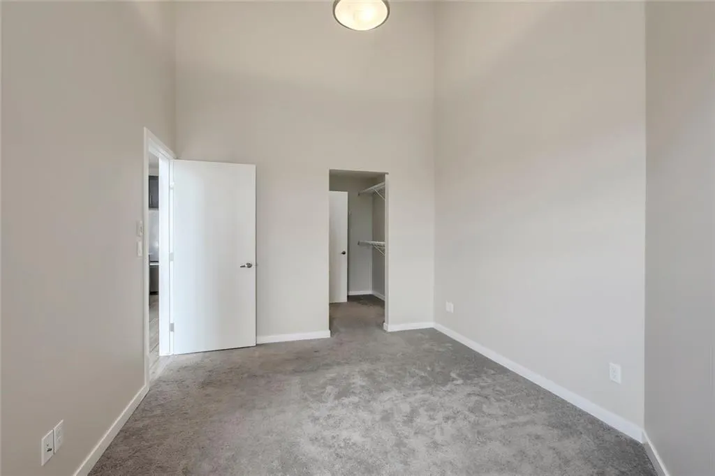 402 MARQUIS Lane SE, #405
