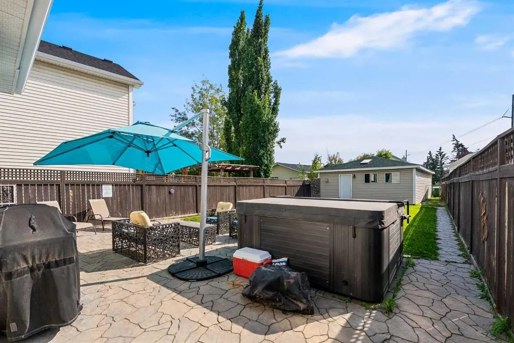 31 Inverness Grove SE