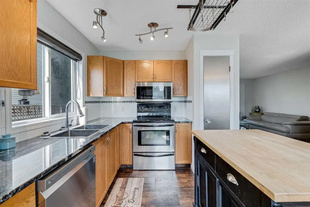 31 Inverness Grove SE