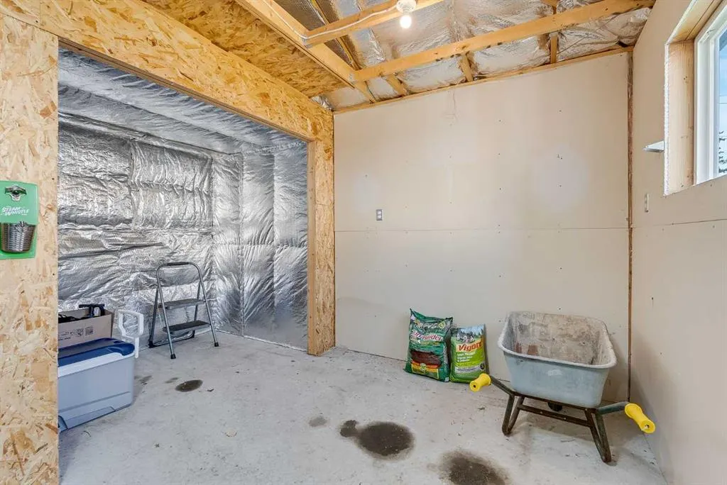 31 Inverness Grove SE