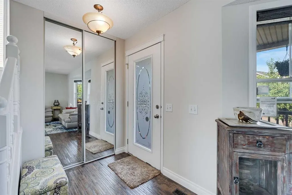 31 Inverness Grove SE