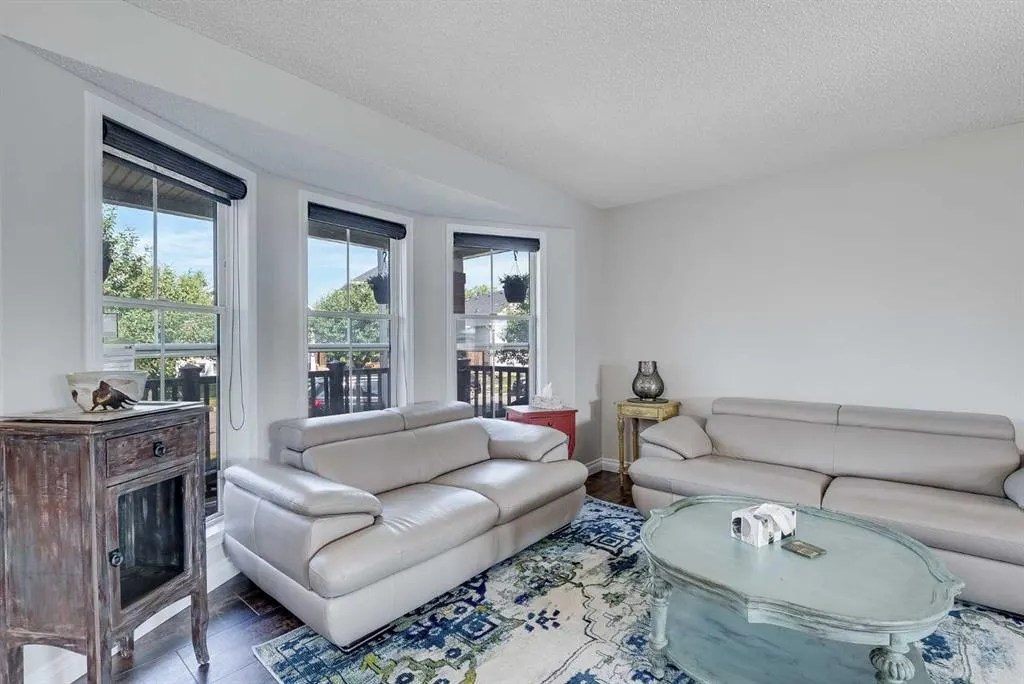 31 Inverness Grove SE