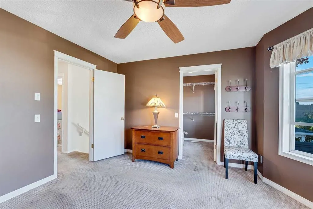 31 Inverness Grove SE