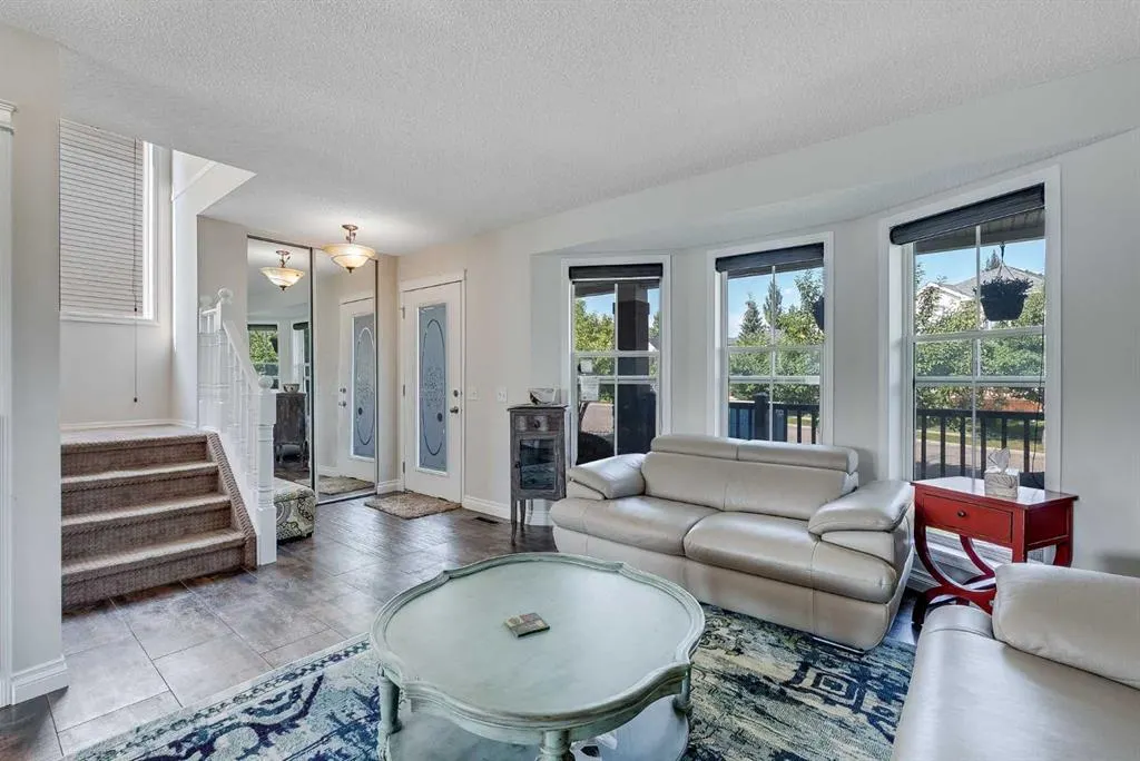 31 Inverness Grove SE