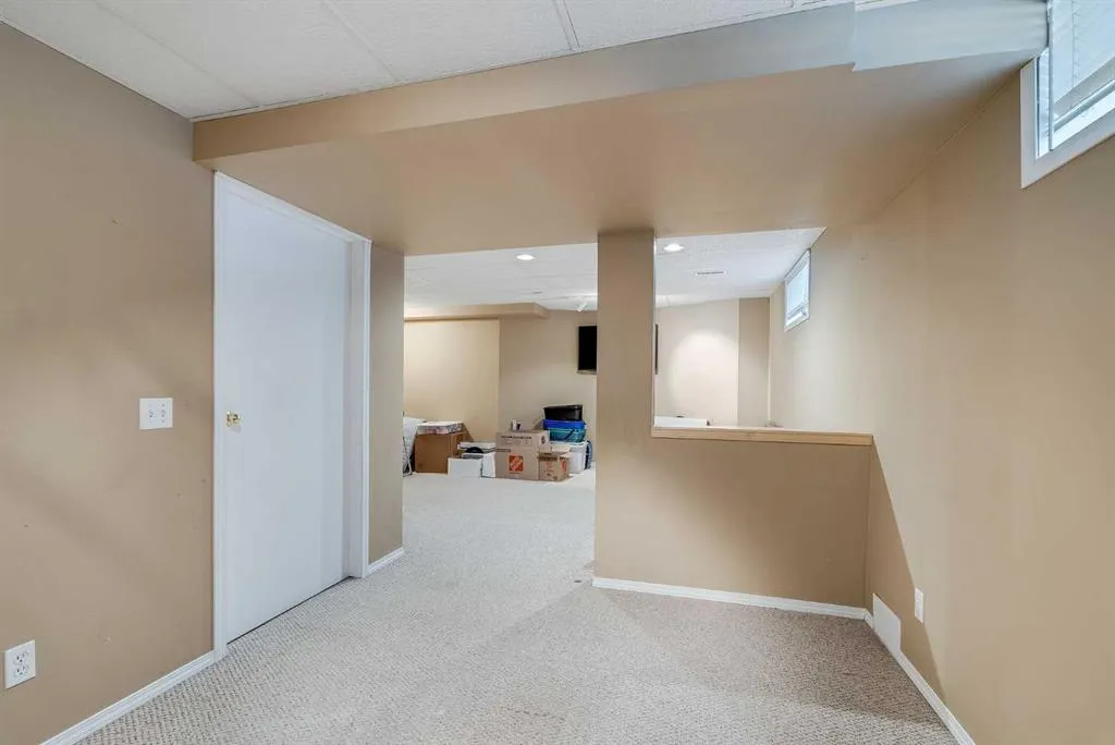 31 Inverness Grove SE
