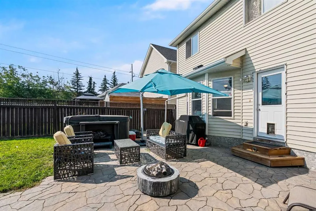 31 Inverness Grove SE