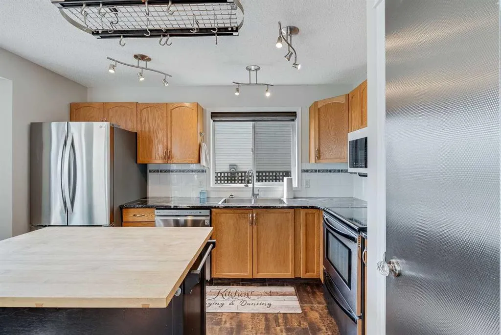 31 Inverness Grove SE