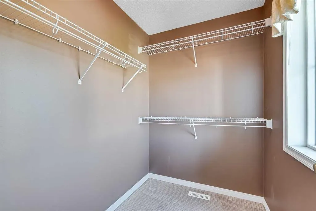 31 Inverness Grove SE