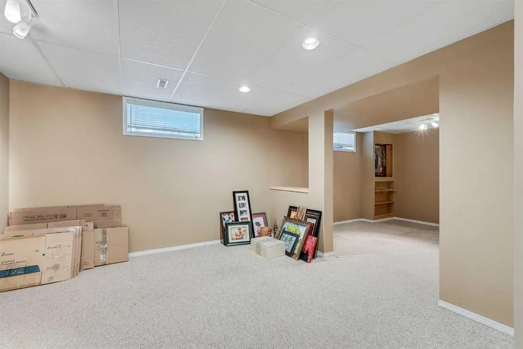 31 Inverness Grove SE
