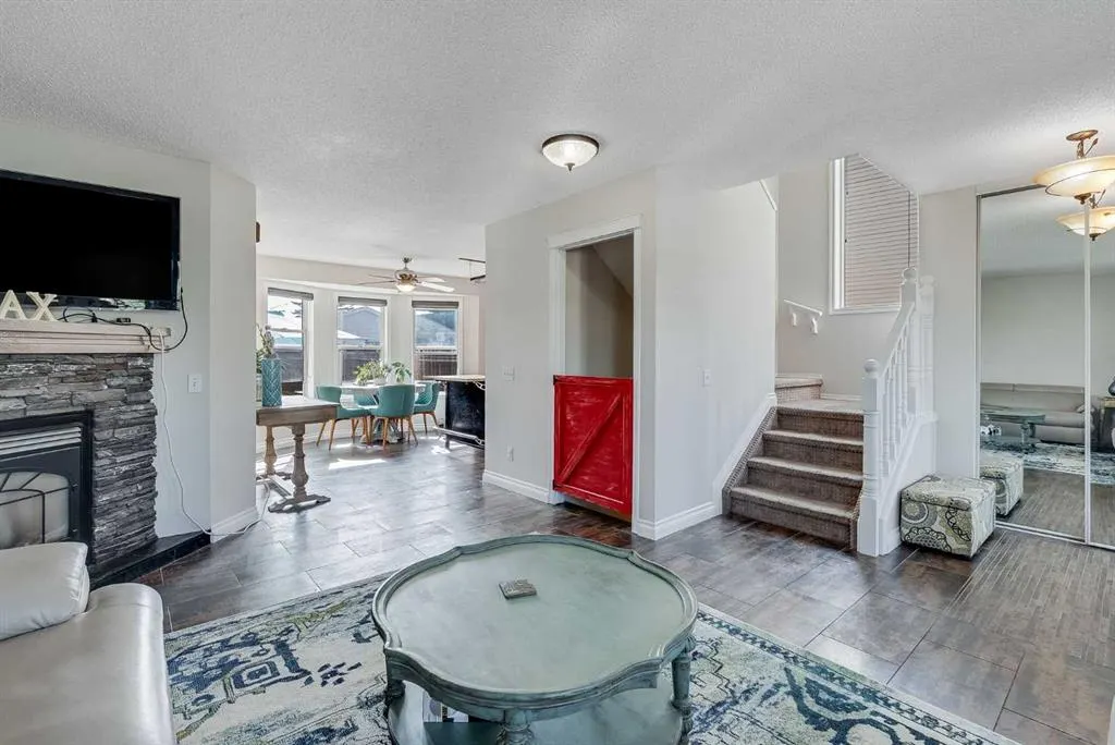 31 Inverness Grove SE