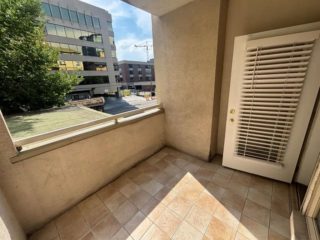 114 15 Avenue SW, #205