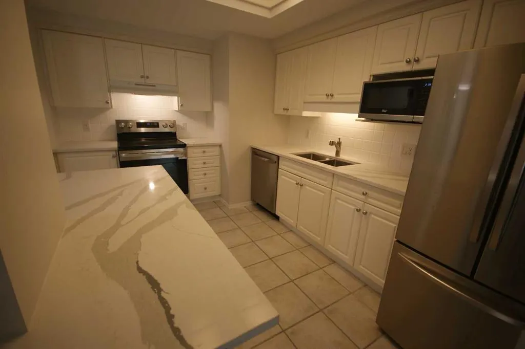 114 15 Avenue SW, #205