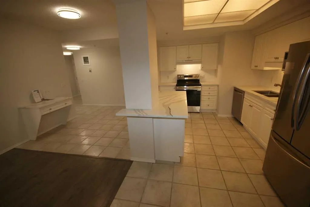 114 15 Avenue SW, #205