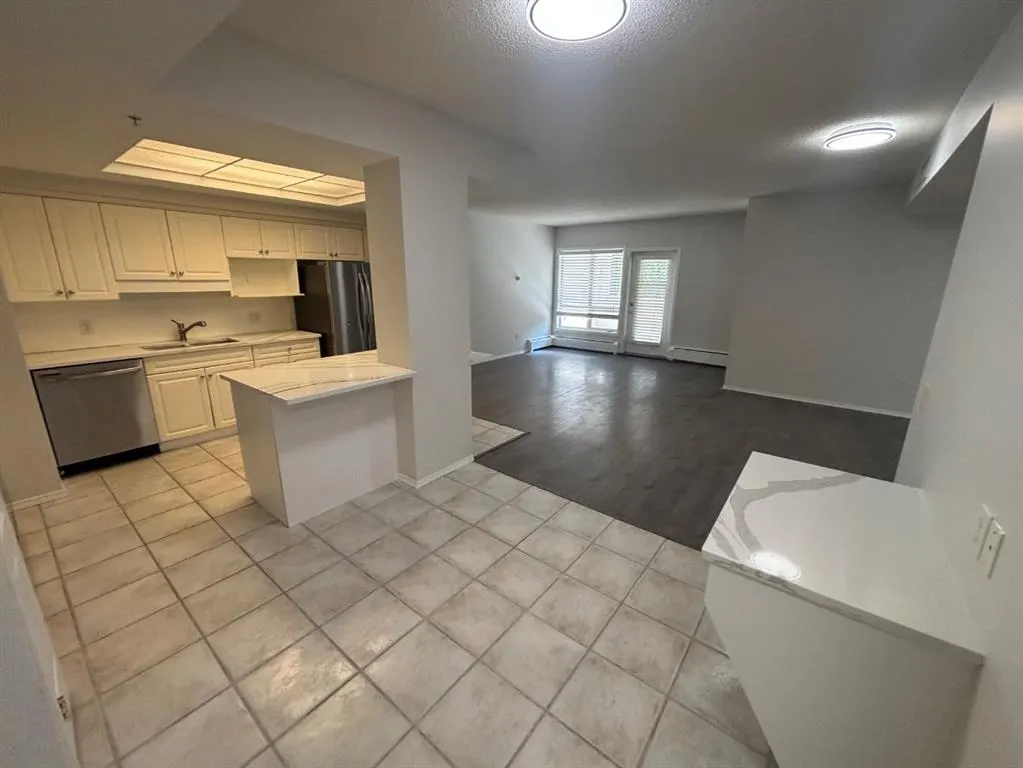 114 15 Avenue SW, #205