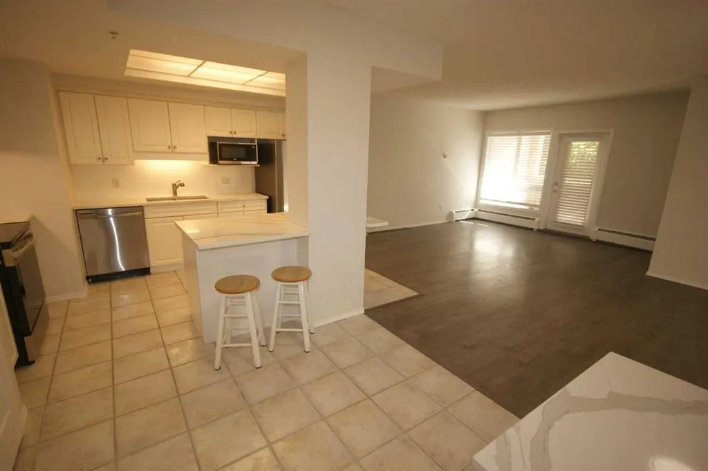 114 15 Avenue SW, #205
