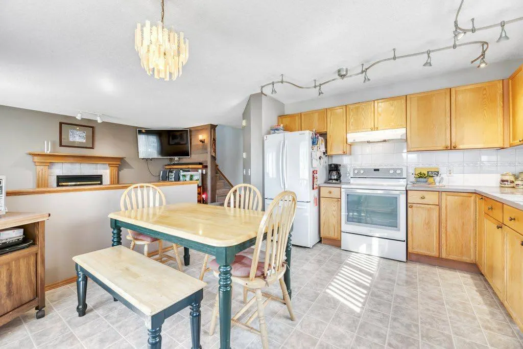 7 Springs Crescent SE