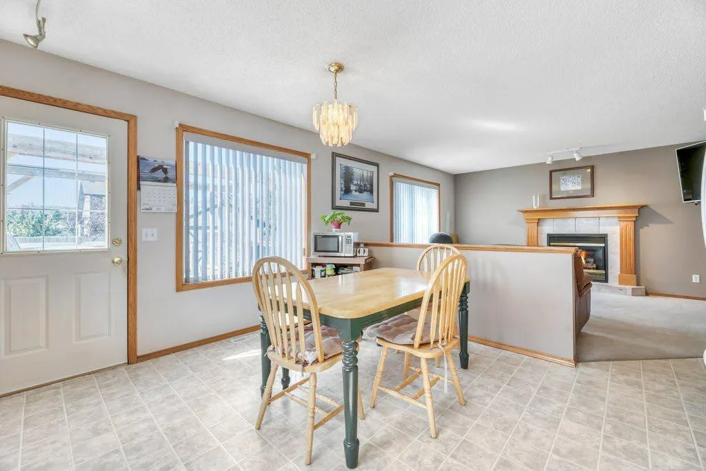 7 Springs Crescent SE