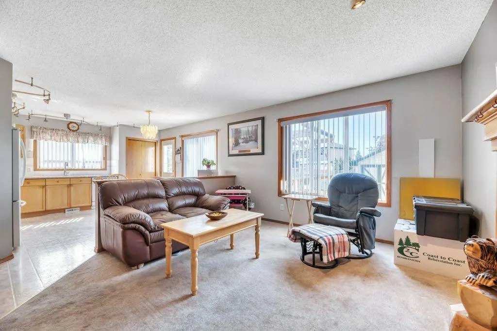 7 Springs Crescent SE