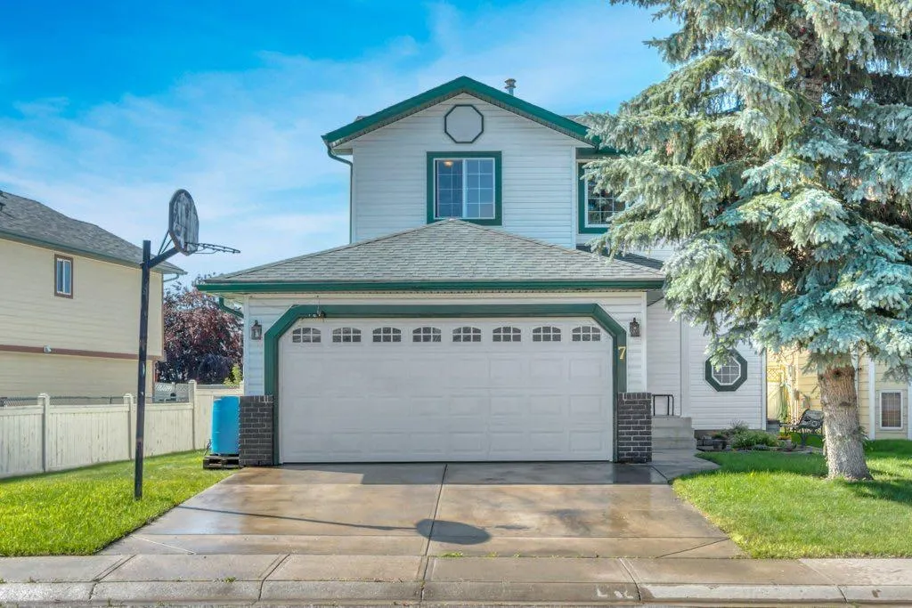 7 Springs Crescent SE
