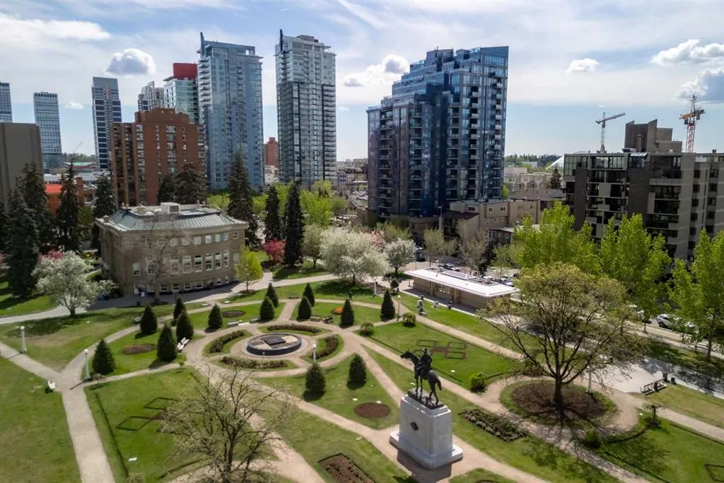 303 13 Avenue SW, #203