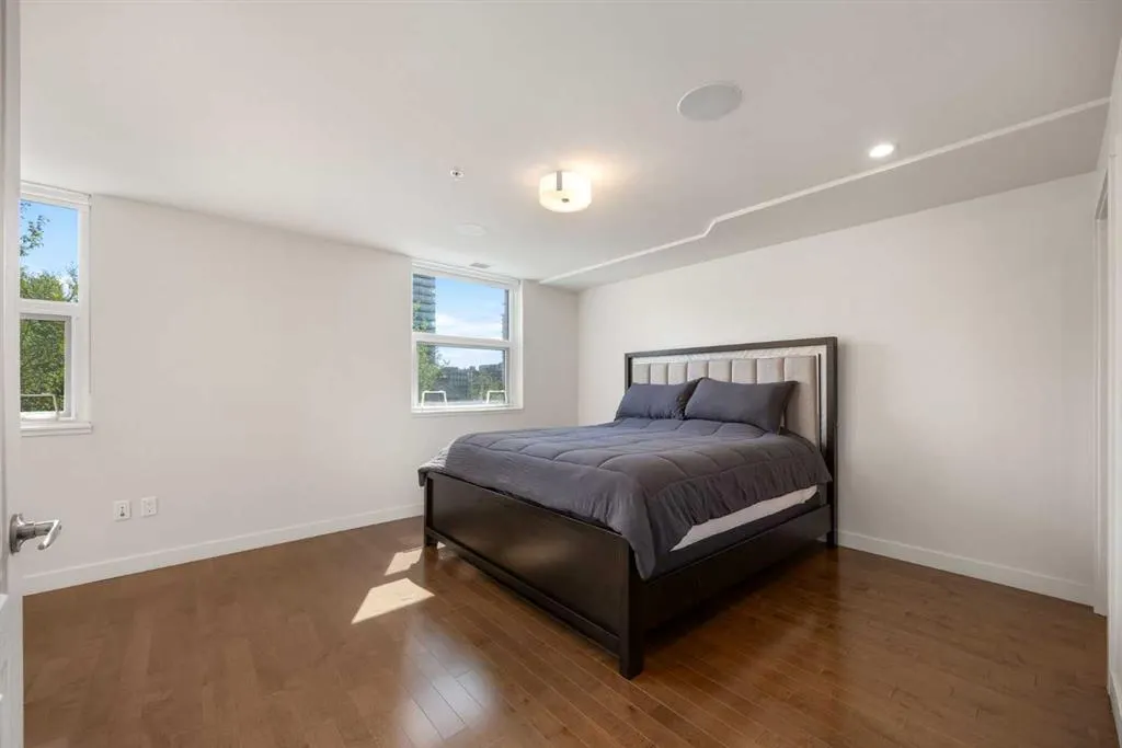 303 13 Avenue SW, #203