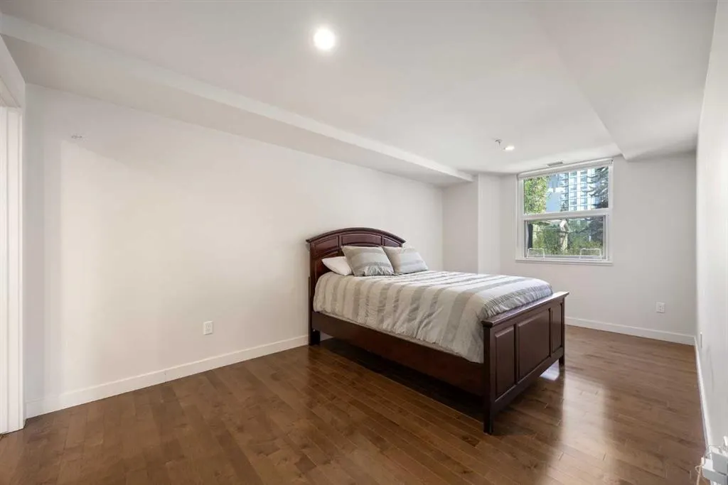 303 13 Avenue SW, #203