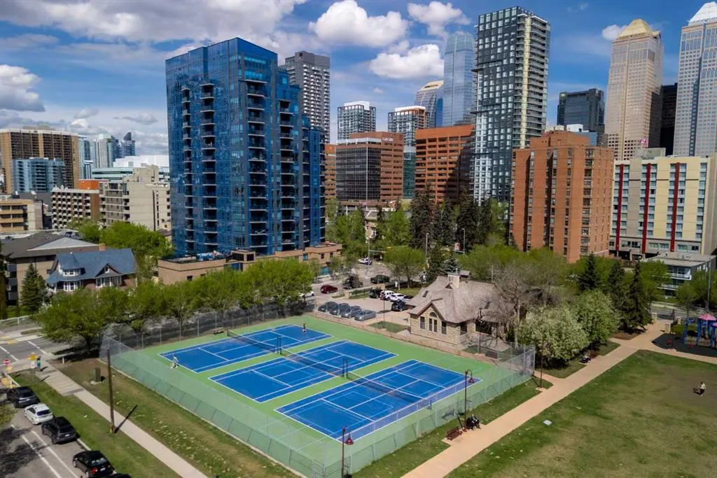 303 13 Avenue SW, #203