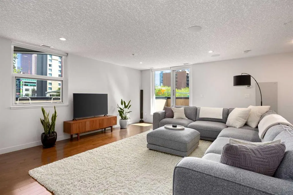 303 13 Avenue SW, #203