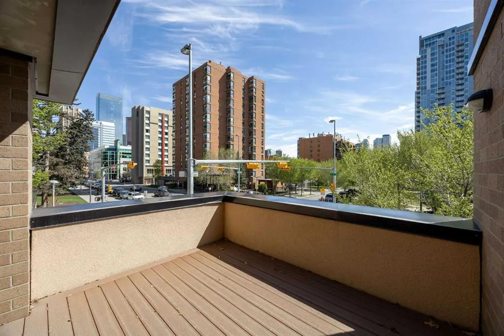 303 13 Avenue SW, #203