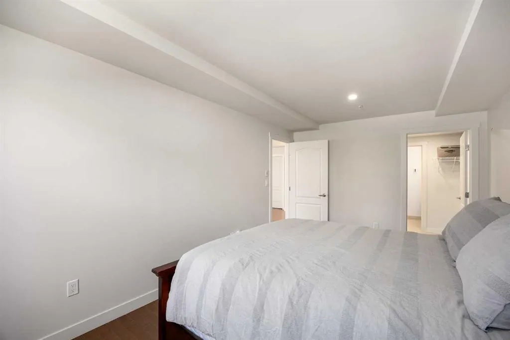 303 13 Avenue SW, #203