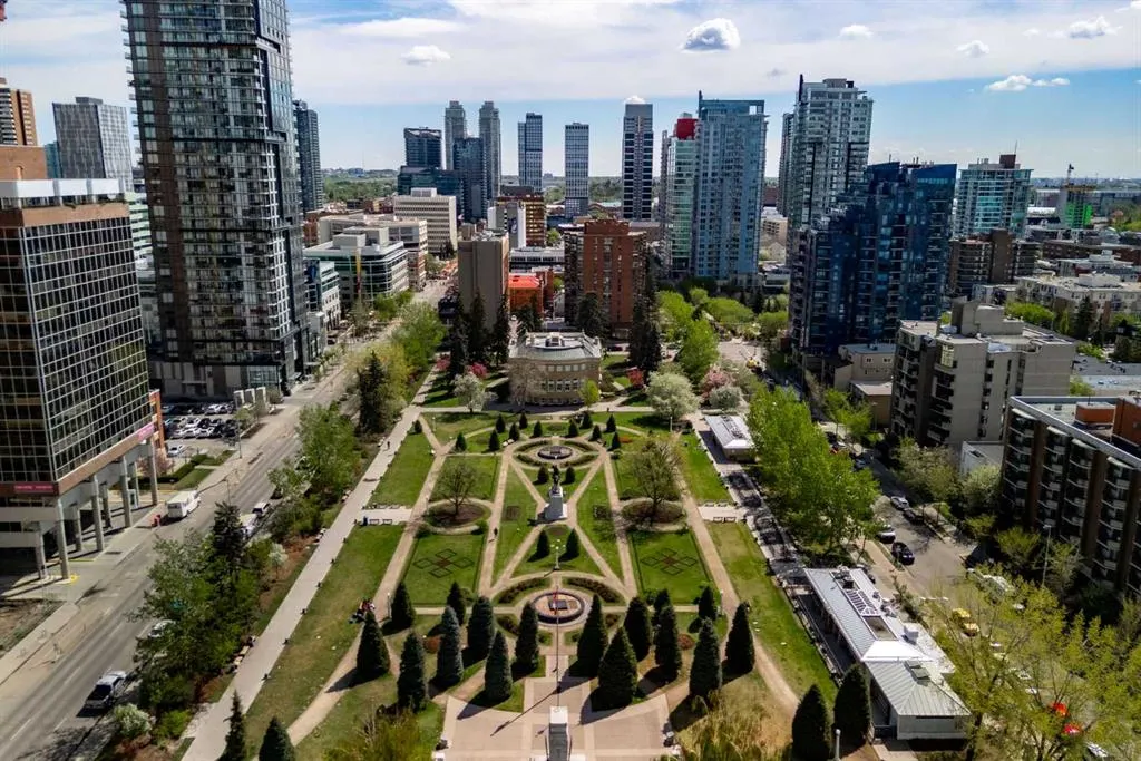 303 13 Avenue SW, #203