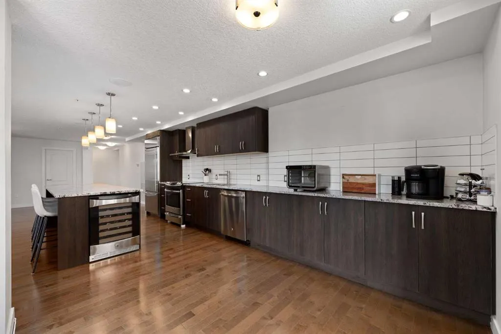 303 13 Avenue SW, #203