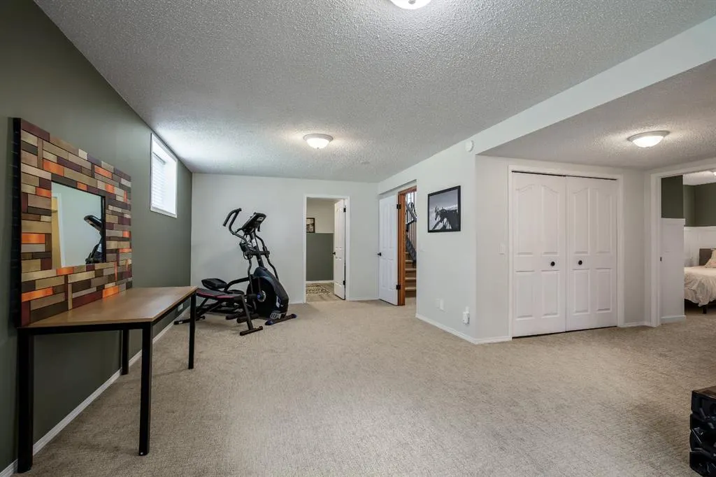 17 Bow Way