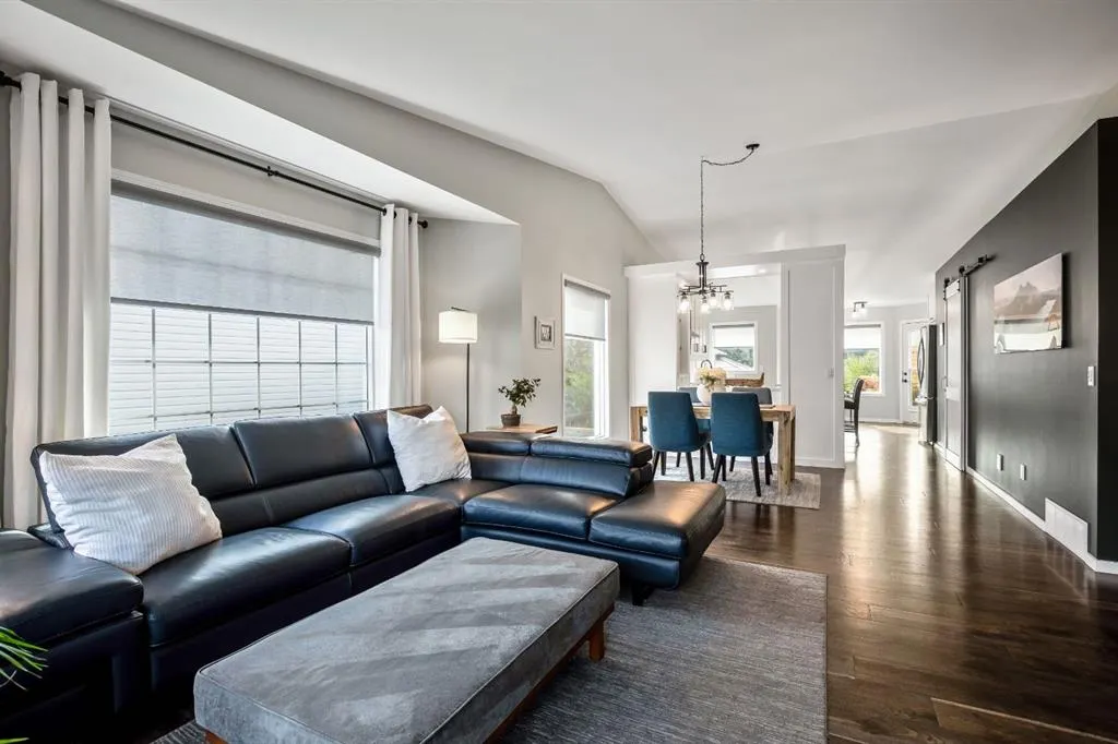 17 Bow Way