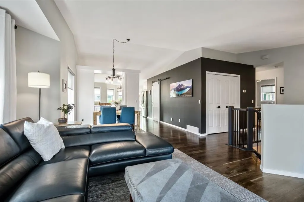17 Bow Way