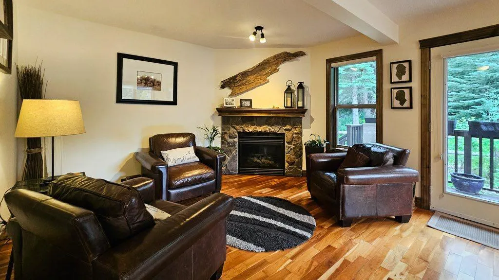 109 Armstrong place, #904